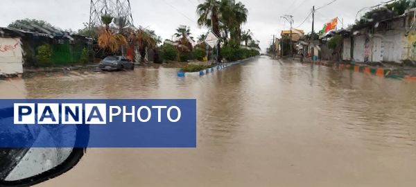 وقوع سیل به علت بارش شدید باران در فاریاب کرمان