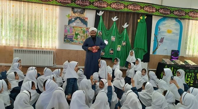 پرده‌خوانی روشی برای آشنایی دانش‌آموزان میبدی با شخصیت حضرت زهرا (س) 