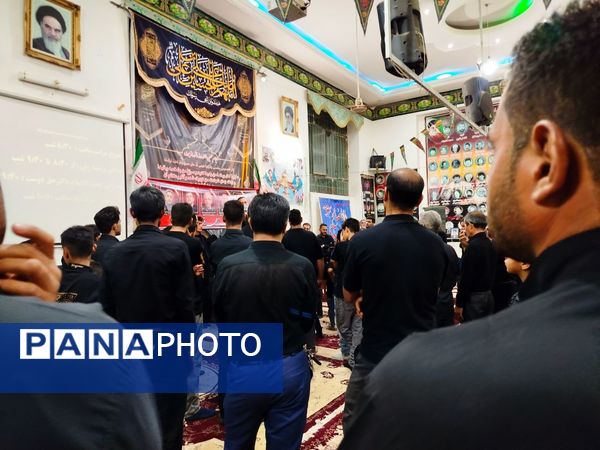 نوای “لبیک یا حسین” در شب پنجم محرم در رزق آباد طنین‌انداز شد
