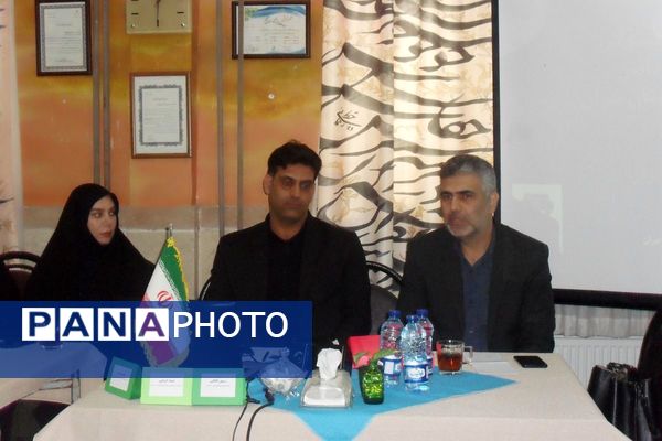 نشست تخصصی کارشناسان فنی و حرفه ای و کاردانش استان تهران در اسلامشهر