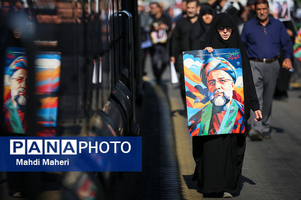 مراسم تشییع پیکر رئیس جمهور و همراهان شهیدش در تهران