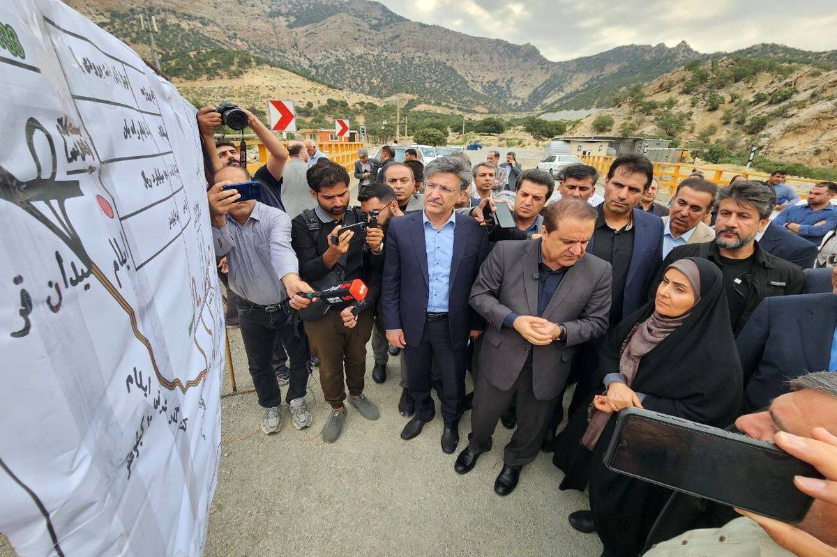 وزیر راه و شهرسازی از پروژه باند دوم تونل آزادی ایلام بازدید کرد