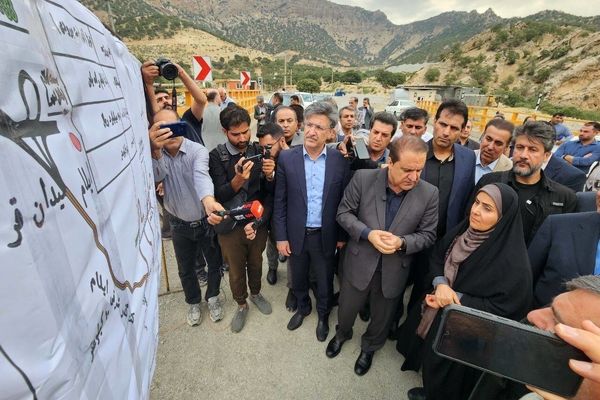 وزیر راه و شهرسازی از پروژه باند دوم تونل آزادی ایلام بازدید کرد