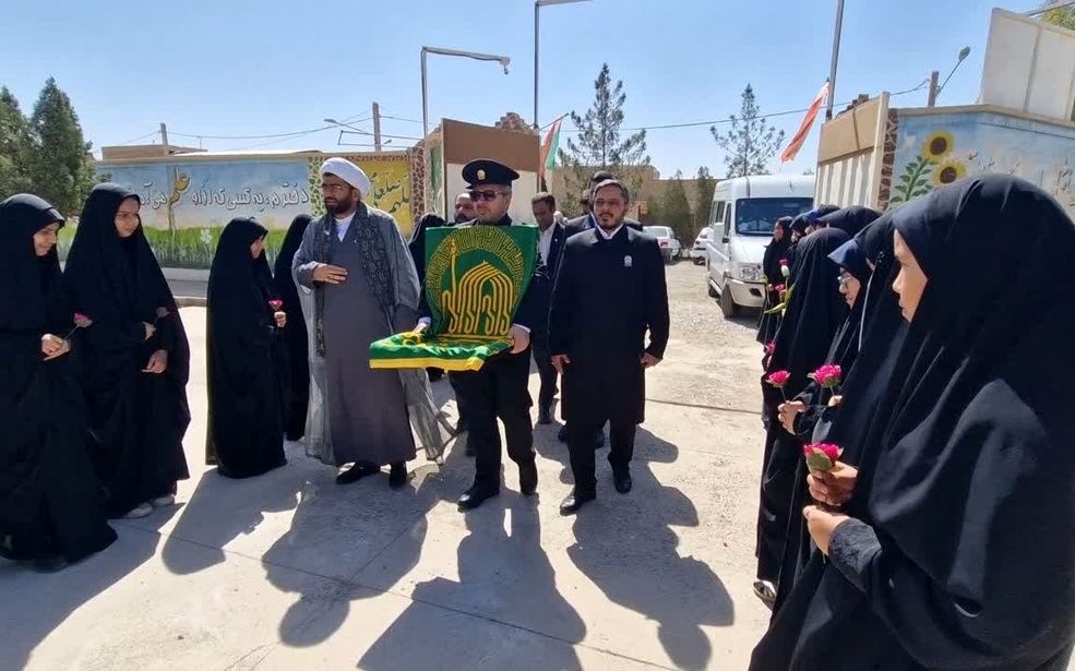 برگزاری جشن ولادت امام رضا(ع) در دبیرستان شهید خسروی شهرستان‌ زارچ