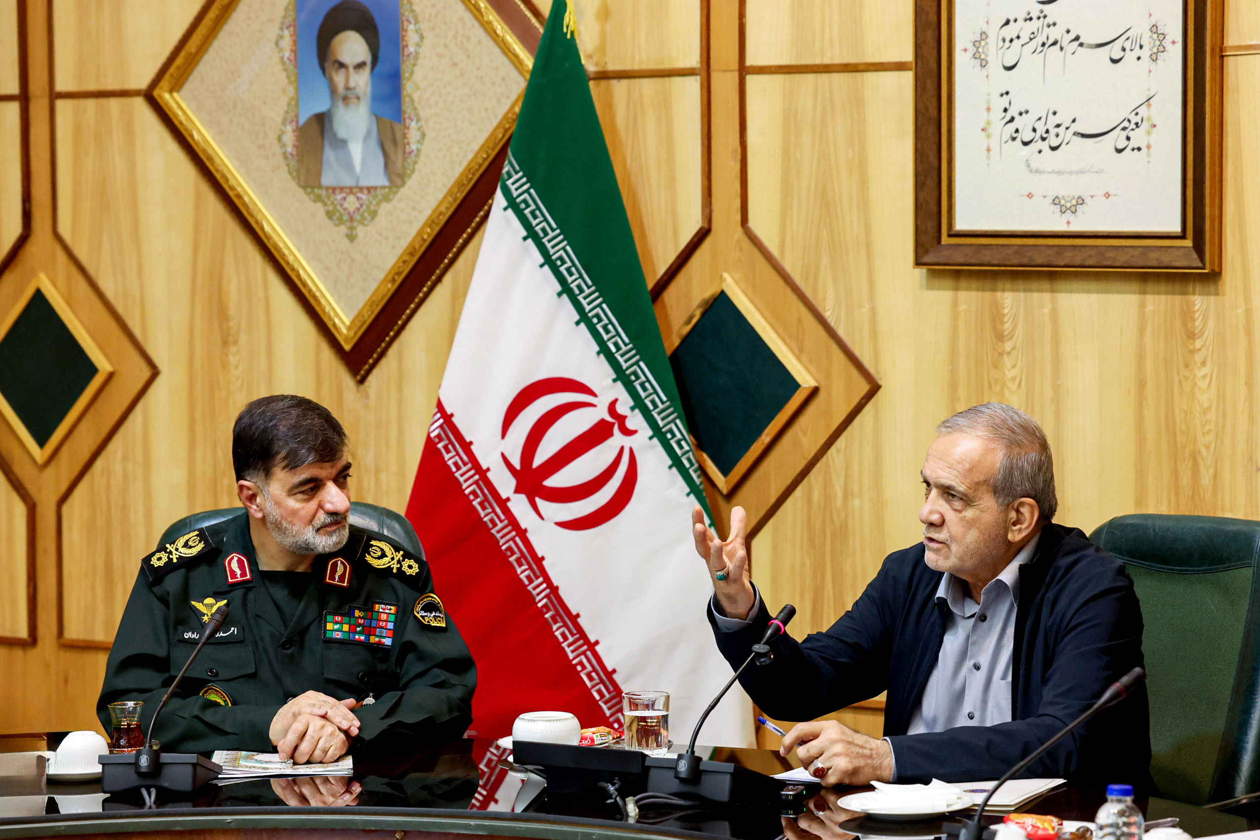 بهرهگیری از فناوریهای جدید به حفظ توأمان امنیت کشور و جان حافظان امنیت کمک میکند