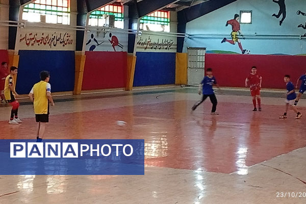 شور و نشاط دانشآموزان در رقابت کلاسی مدرسه شهدای رباطکریم