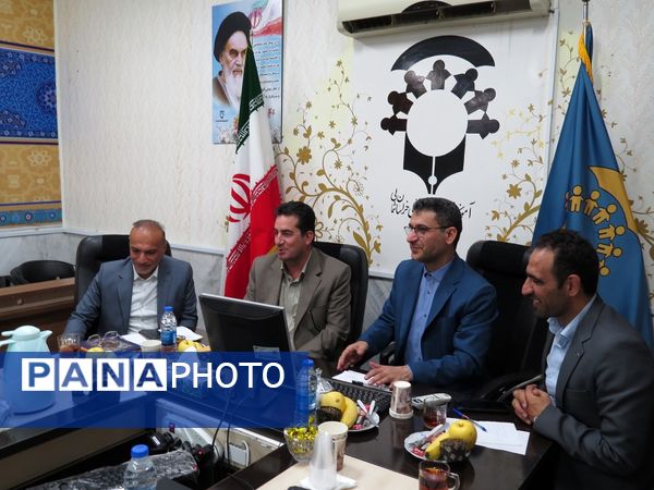 نشست معاون پیشگیری و تشخیص توانبخشی سازمان آموزش پرورش استثنایی کشور با مدیران مرکز  استان