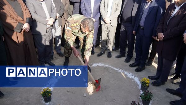 کلنگ زنی هنرستان شبانه‌روزی شهدا ارتش در شهرستان مانه 