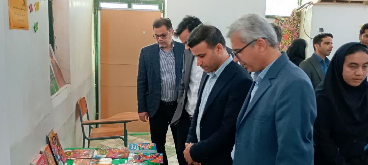 نمایشگاه کتاب پژوهش‌سرای غدیر بردخون گشایش یافت