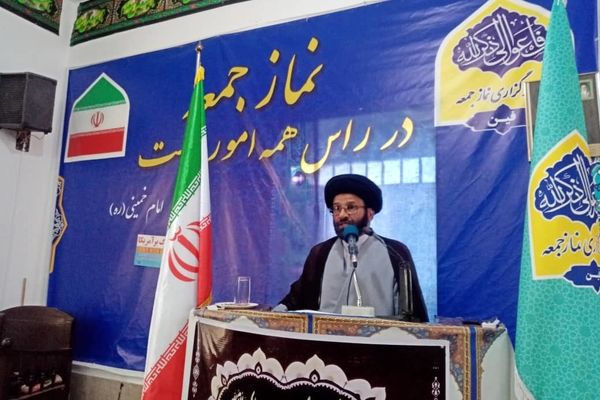 الگوگیری از حضرت فاطمه معصومه(س) برای دختران، راهی به سوی کرامت و عزت است