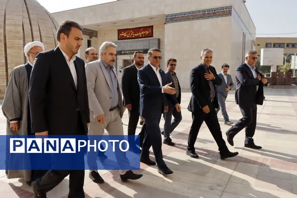 نخستین کنفرانس ملی چالش های مدیریت سرمایه انسانی در سازمان های بزرگ مقیاس