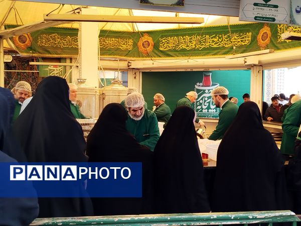 چراغانی دل‌ها در جوار بارگاه رضوی به مناسبت میلاد مولای متقیان  