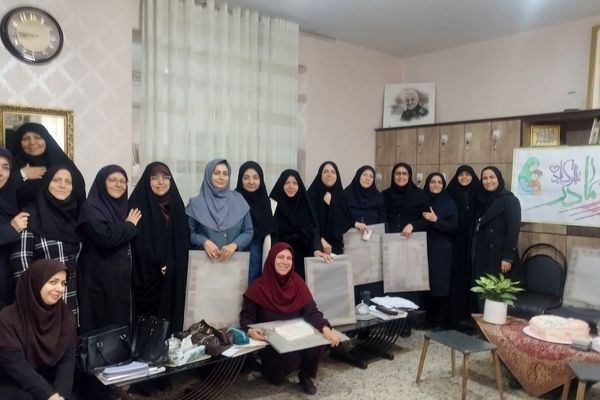 جشن روز مادر و ولادت حضرت زهرا (س) در دبیرستان شاهد تکتم ناحیه ۳