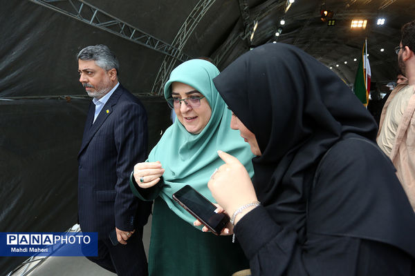 مهاجرانی تردد زائران اربعین را بررسی می‌کند
