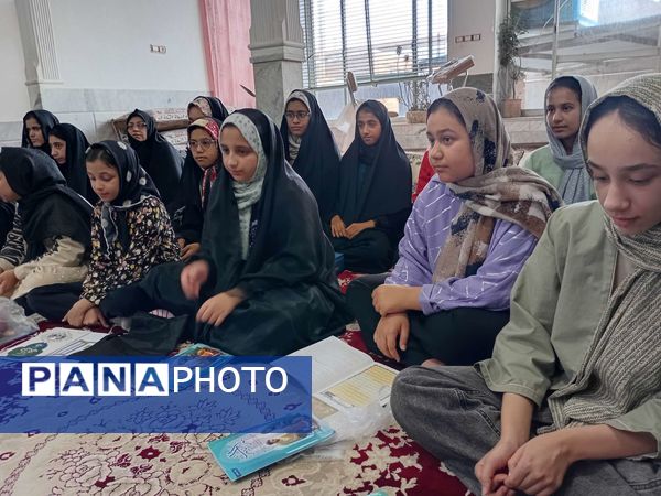 کلاس‌های اوقات فراغت دانش آموزان در روستای نقاب