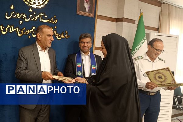 نشست فصلی و توان افزایی مأمورین و مسئولین سازمان دانش‌آموزی شهرستان‌های استان تهران 