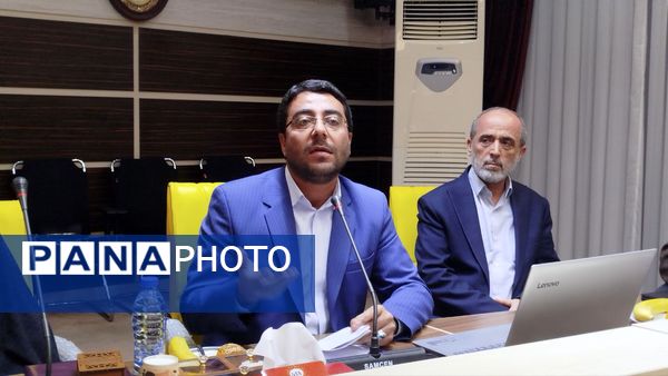 نشست هم‌اندیشی اساتید قرآنی با مسئولان وزارت آموزش و پرورش در تبریز