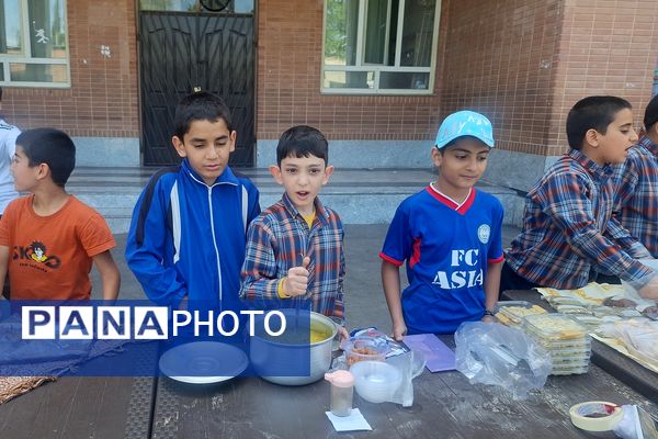 برگزاری بازارچه کسب و کار دانش‌آموزی با مهارت کسب و کار و درآمد و استقلال مالی