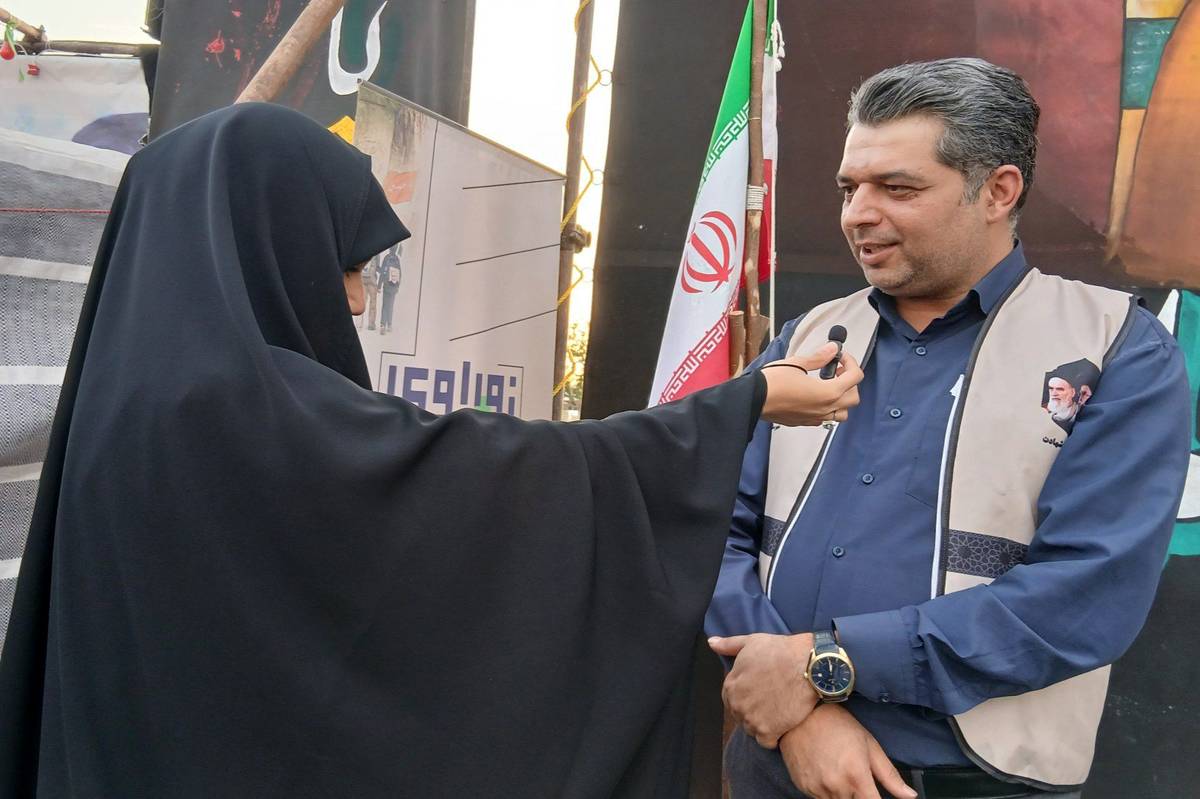 موکب «عشاق‌الحسین(ع)» با مشارکت دانش‌آموزان در مسیر زائران اربعین برپا شد