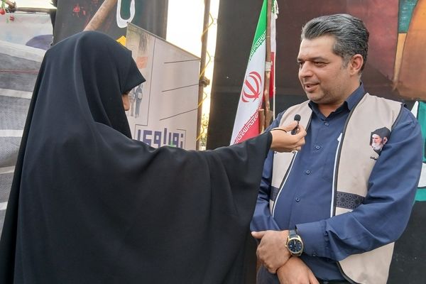 موکب «عشاق‌الحسین(ع)» با مشارکت دانش‌آموزان در مسیر زائران اربعین برپا شد