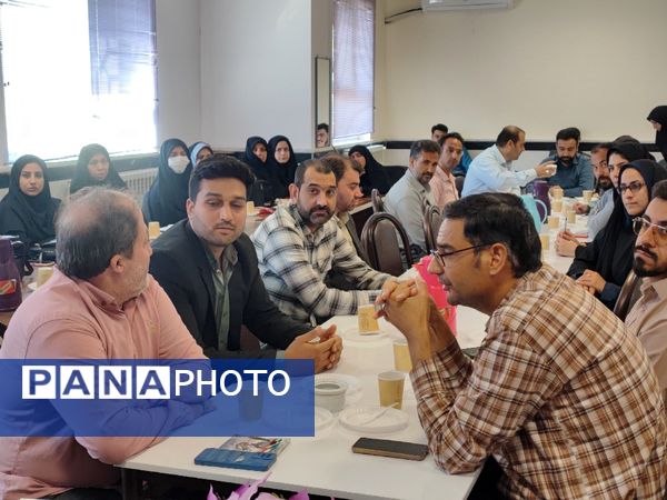 نشست صمیمی مدیر آموزش و پرورش سملقان با مسئول بسیج فرهنگیان 