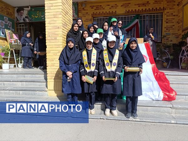 بزرگداشت روز دانش آموز در دبیرستان شاهد قدسیان 