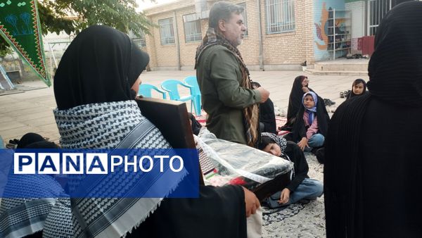 بازدید مسئولین اداره آموزش و پرورش از هیئت دانش آموزی دختران حاج قاسم 