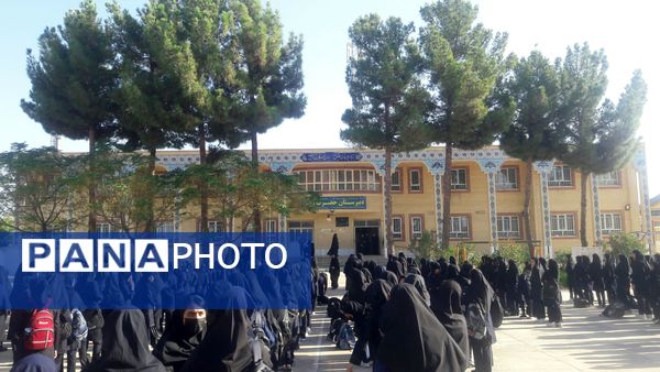 مراسم روز اول مهر ماه در دبیرستان حضرت زینب کاشمر