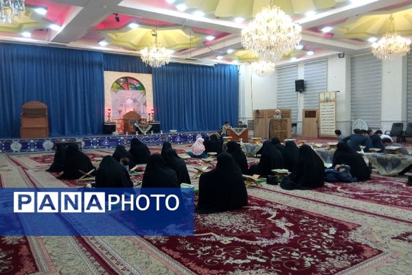  محفل انس با قرآن خانوادگی در دارالقرآن حضرت ولی عصر(عج) 