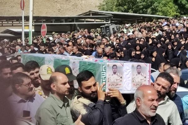 تشییع باشکوه پیکر شهید مرزبان «علی بداق» در خرم‌آباد