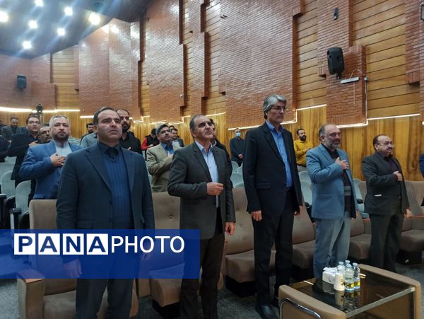 نشست طرح نماد در تالار تربیت ؛ گامی برای تقویت مراقبت اجتماعی دانش‌آموزان 