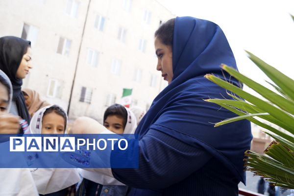 جشن روز دانش‌آموز در مدرسه شهدای پانزده خرداد قرچک