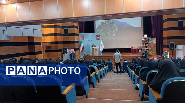 همایش بزرگداشت هفته کتاب و کتابخوانی در شهرستان ایلام