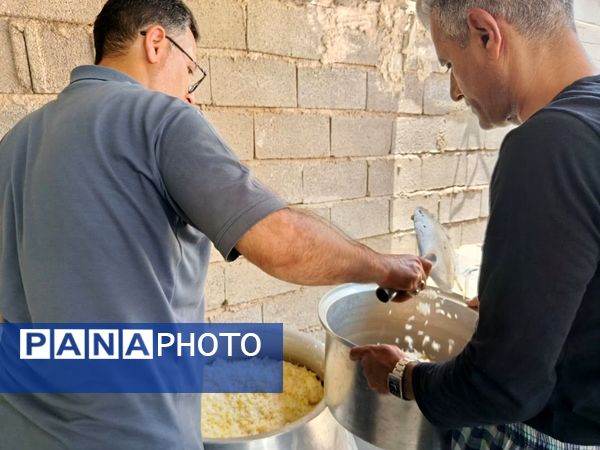 پخت و توزیع نذری در روز تاسوعای حسینی روستای حسن آباد داراب استان فارس