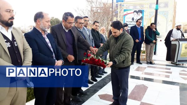 غبارروبی مزار شهدای زیارتگاه شهید آیت الله سید حسن مدرس (ره)