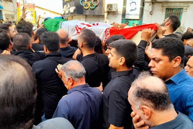 مراسم وداع مردم قهرمان پرور با پیکر پاک جاسم دلاوری در قائمشهر