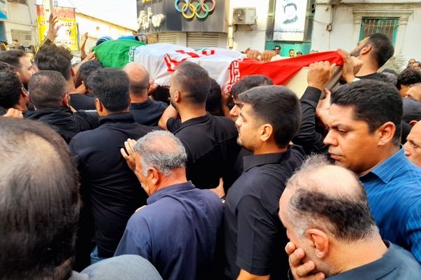 مراسم وداع مردم قهرمان پرور با پیکر پاک جاسم دلاوری در قائمشهر
