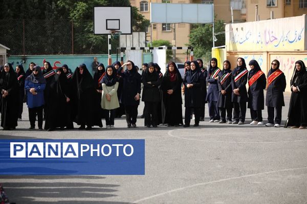 حضور کاروان زیر سایه خورشید در متوسطه آیین تربیت اندیشه