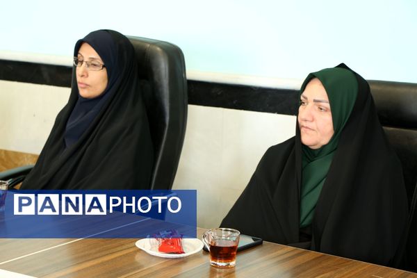 نشست صمیمی مدیر آموزش و پرورش سملقان با مسئول بسیج فرهنگیان 