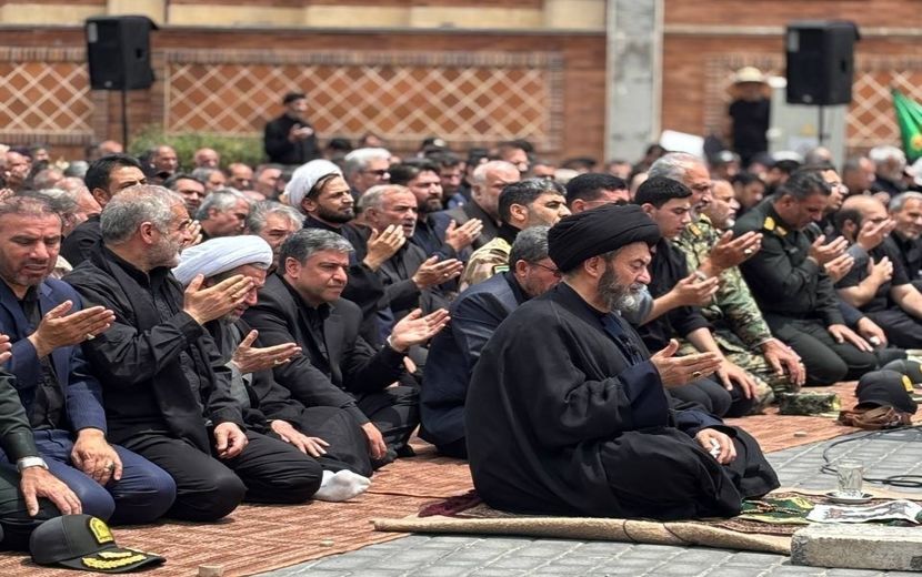 اقامه نماز ظهر عاشورا و آیین تعزیه‌خوانی در اردبیل 
