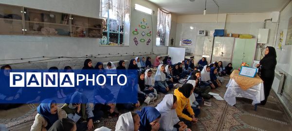 کارگاه آموزشی دانش‌آموزان در هفته پدافند غیرعامل (پدافند زیستی) در مدرسه شهید خاقانی شهرستان شیروان