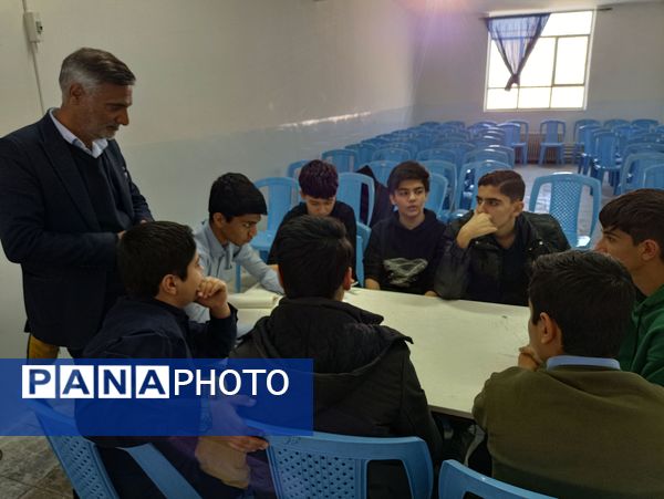 اولین جلسه شورای دانش‌آموزی دبیرستان پسرانه متوسطه اول سما شهرستان کاشمر