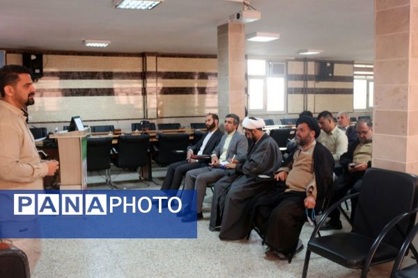 پیوند مهارت و معرفت در آموزش و پرورش فیروزکوه به همراه تلاوت زیارت عاشورا و کارگاه اسنپ‌بک 
