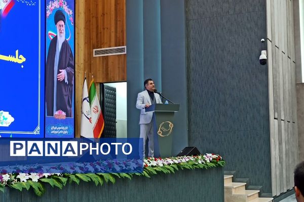 نشست فصلی مدیر منطقه با مدیران مدارس؛ تأکید بر هماهنگی و ارتقای کیفیت آموزشی