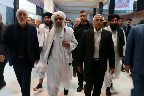 ورود والی هرات از مرز دوغارون به استان خراسان رضوی