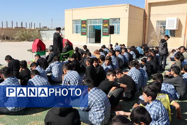 حضور معنوی امام‌جمعه بافق در مراسم سوگواری دبیرستان مناجات