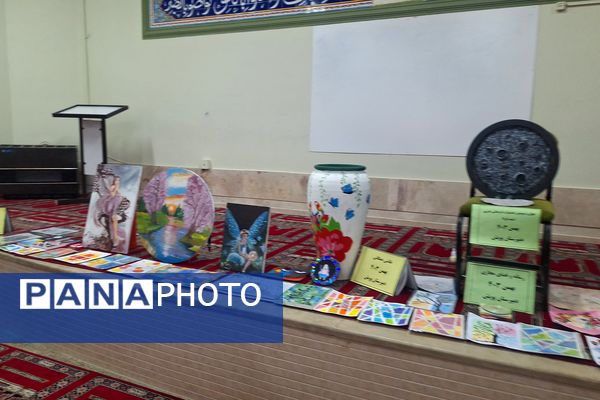 نمایشگاه آثار مسابقات جشنواره فرهنگی هنری امید فردا 