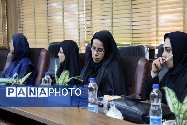 نشست صمیمانه شهردار پاکدشت با خبرنگاران و اصحاب رسانه