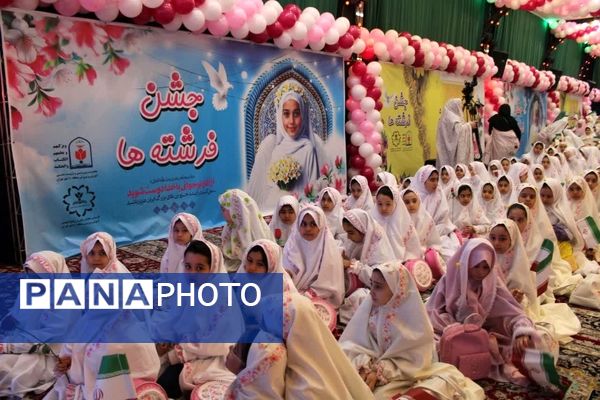 جشن عبادت ۱۳۰۰ نفر از دختران منطقه ۱۰ در مهدیه امام حسن مجتبی(ع)