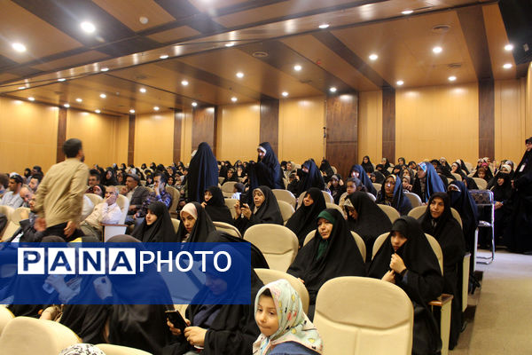 جلوه‌هایی از دومین دوره جشنواره روایت جهاد در قم -1